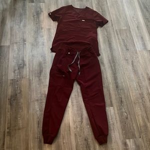 Burgundy/wine Figs scrub set (joggers and single pocket top)